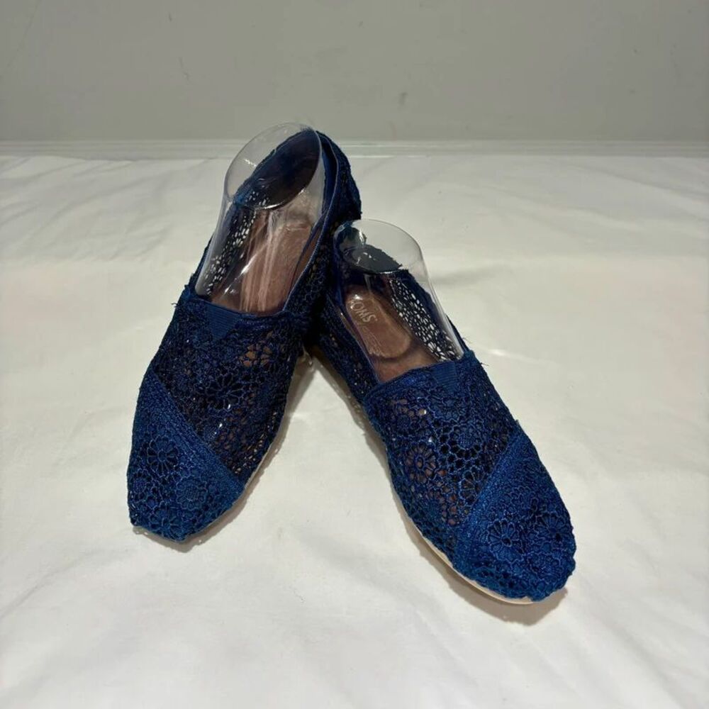 TOMS women's navy lace flats  Size 8.5